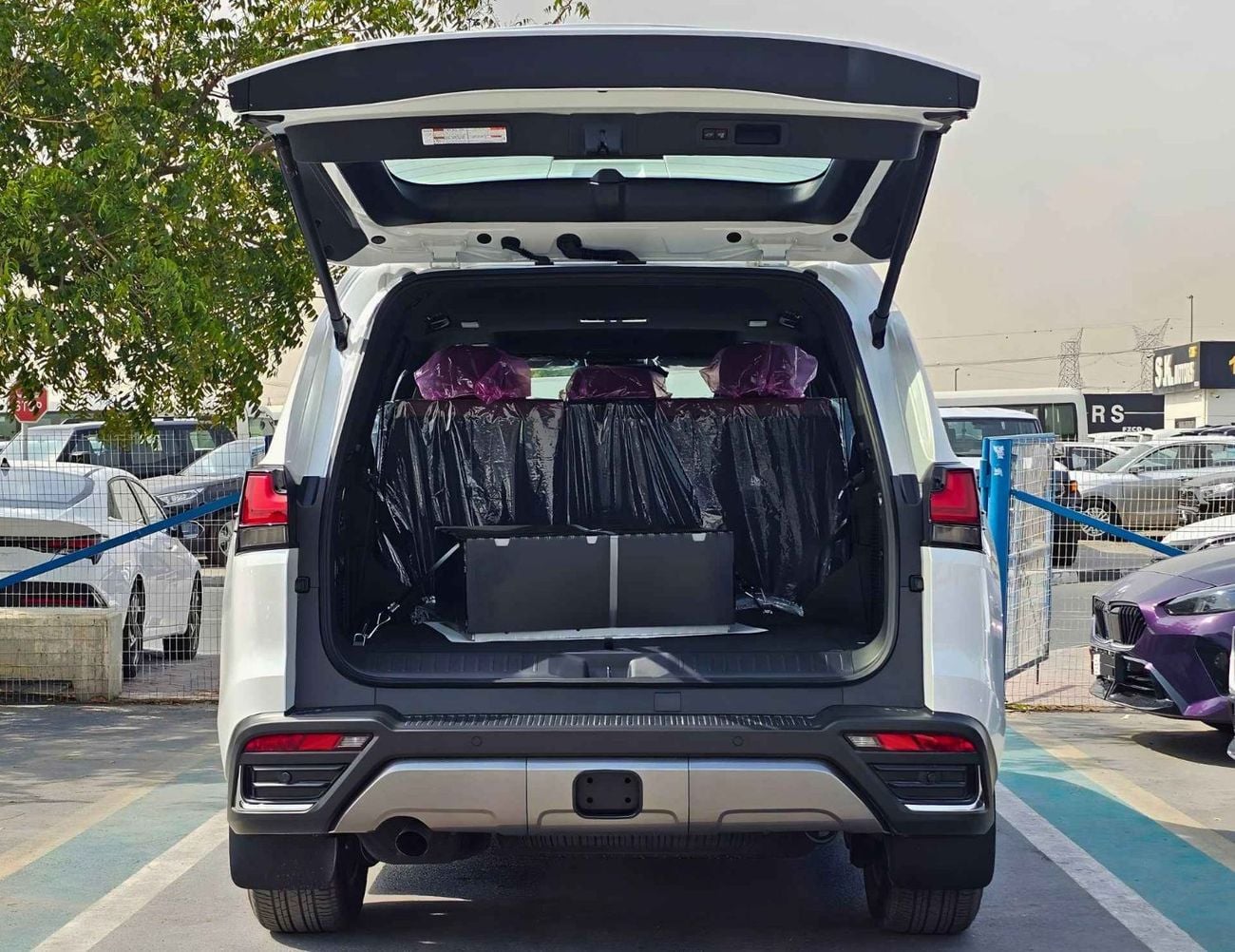 لكزس LX 500 MARK LEVINSON /3.3L V6 DIESEL/ RADAR/LEATHER WITH POWER SEATS/HEADS UP DISPLAY/FULL OPTION (CODE#LX5