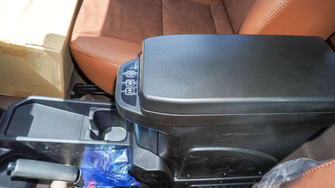 تويوتا لاند كروزر بيك آب LX 4.0L V6 Double Cabin Auto transmission