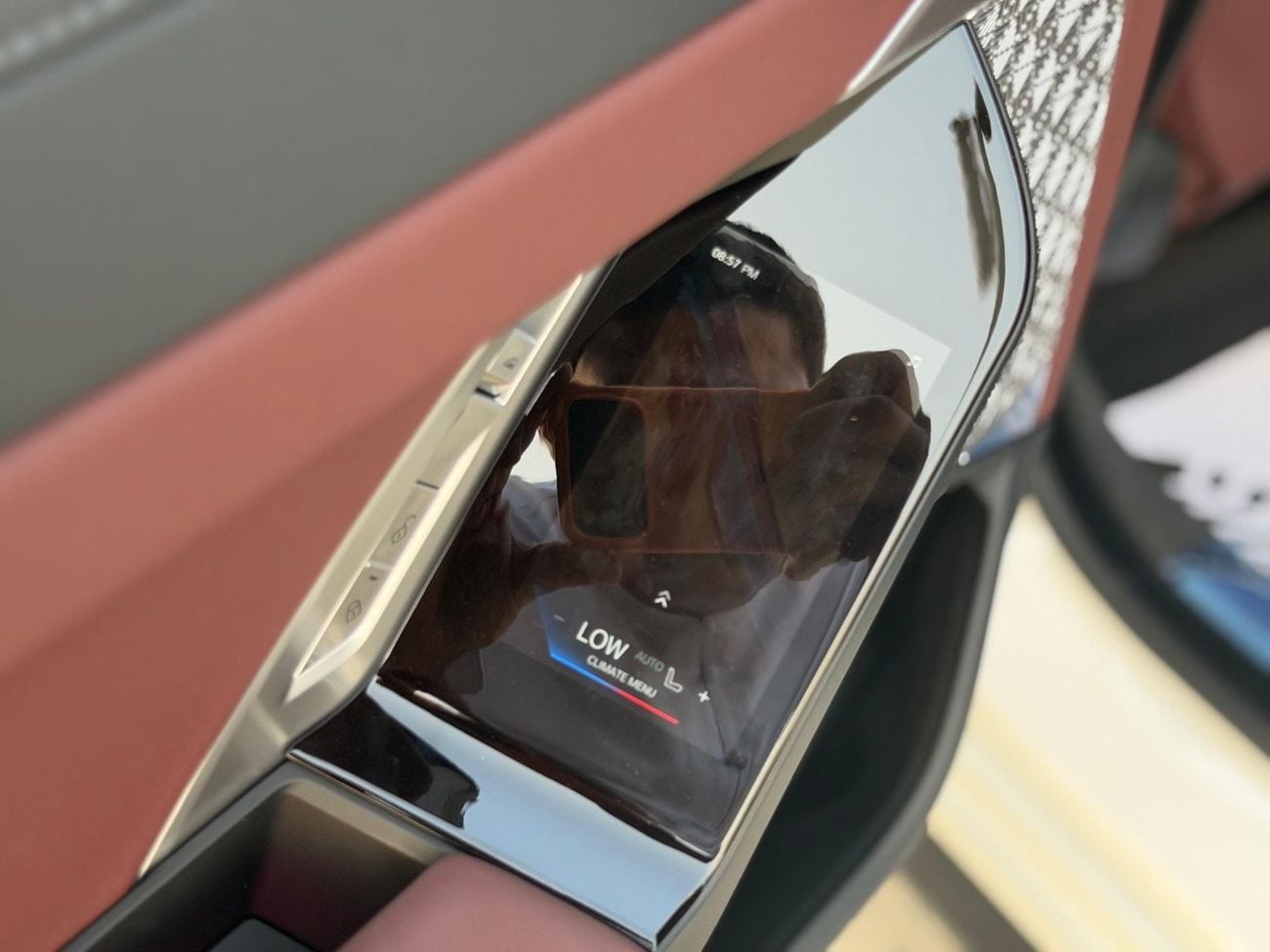 بي أم دبليو 740i MASTERCLASS M SPORT PACKAGE بي إم دبليو 740i بمحرك V6 سعة 3.5 لتر موديل 2025 كاملة المواصفات