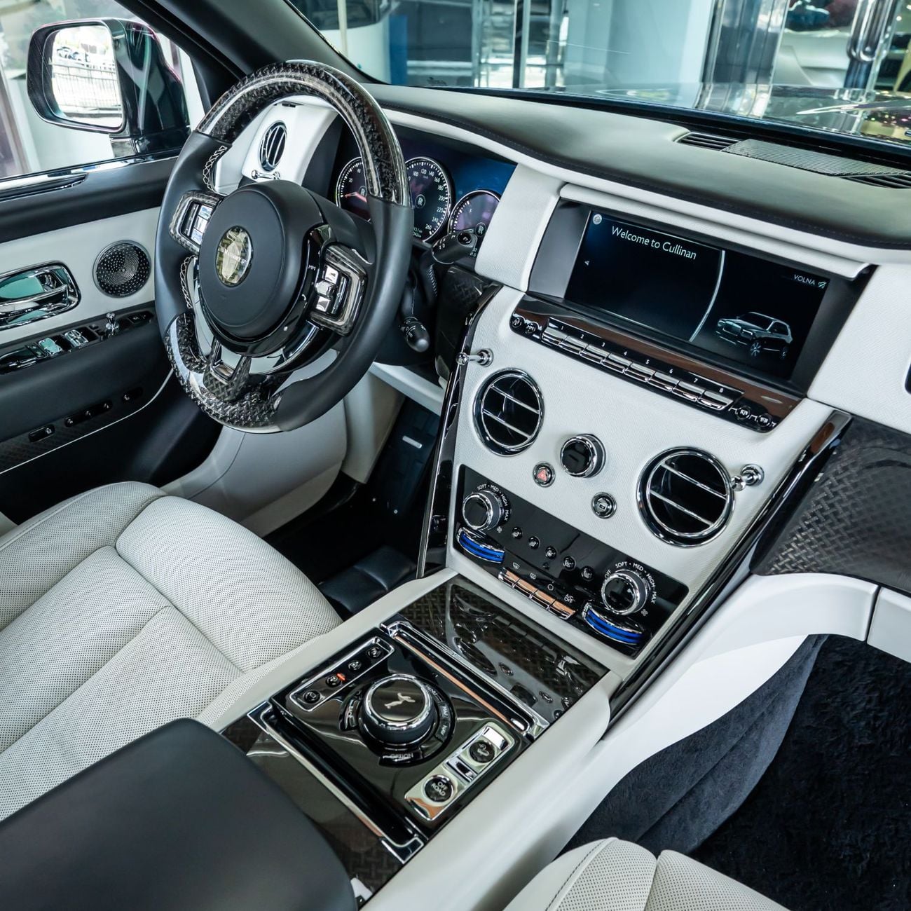Rolls Royce Cullinan BLACK BADGE