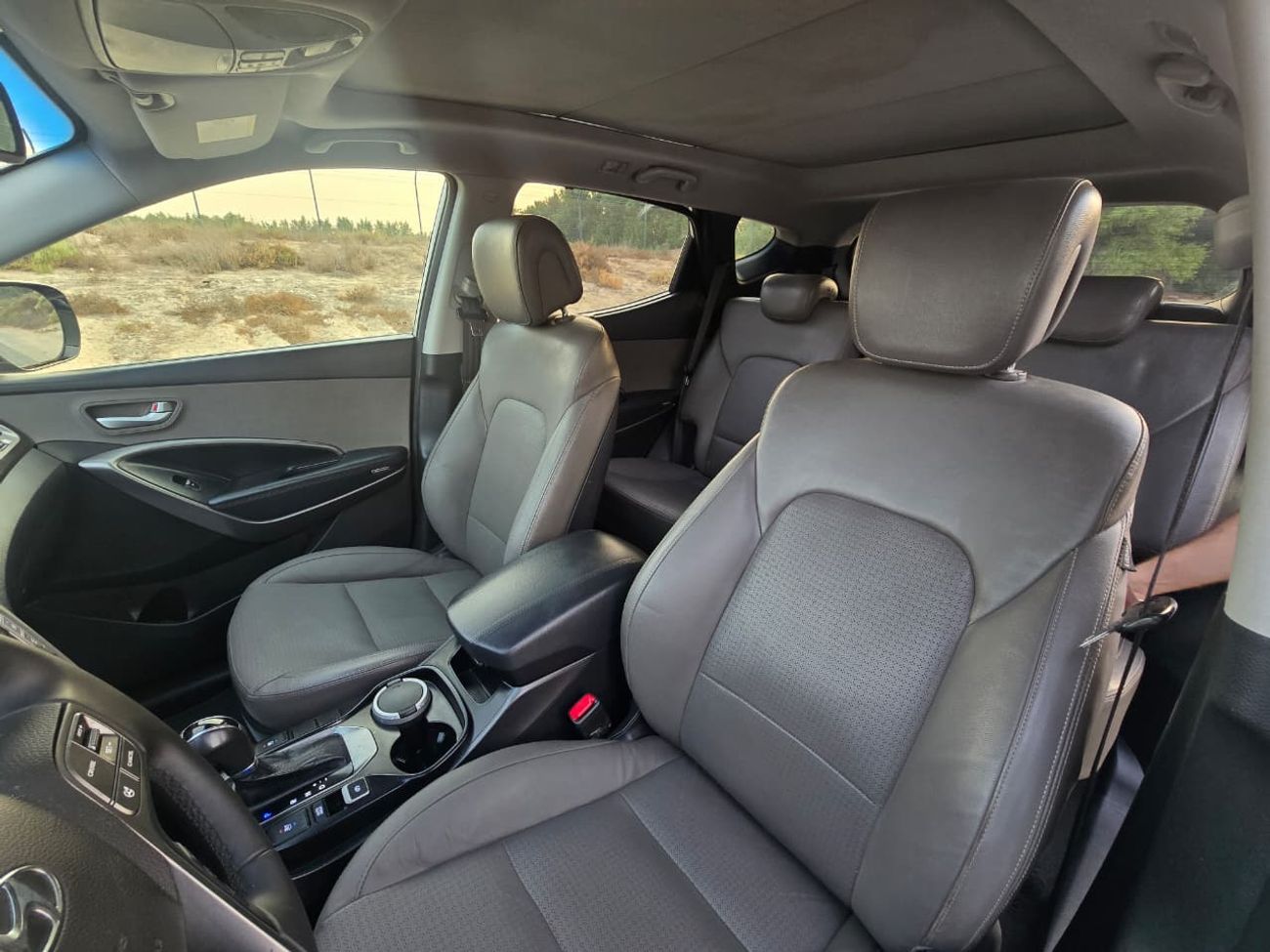 Hyundai Grand Santa Fe GLS Top 3.3L HYUNDAI SANTA FE GRAND 2014 GCC V6 // FULL OPITION // GOOD CONDITION // 7 SEATS