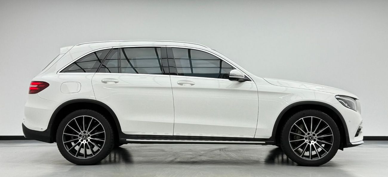 Mercedes-Benz GLC 250 4MATIC 2.0L 2019 Mercedes-Benz GLC 250 4MATIC, 1 Year Warranty, Service History, GCC