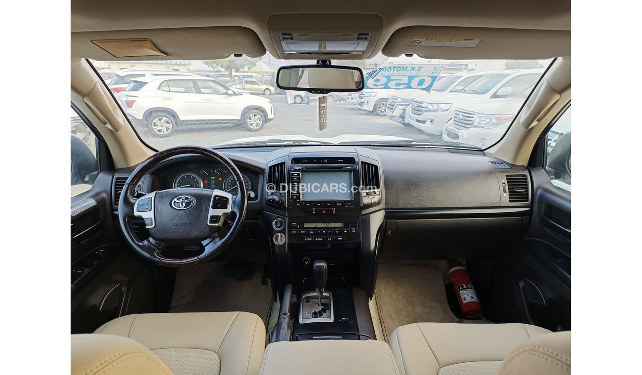 Toyota Land Cruiser GXR - V8, 5.7L PETROL, FULL OPTION / 20 SHP (LOT # 6267)