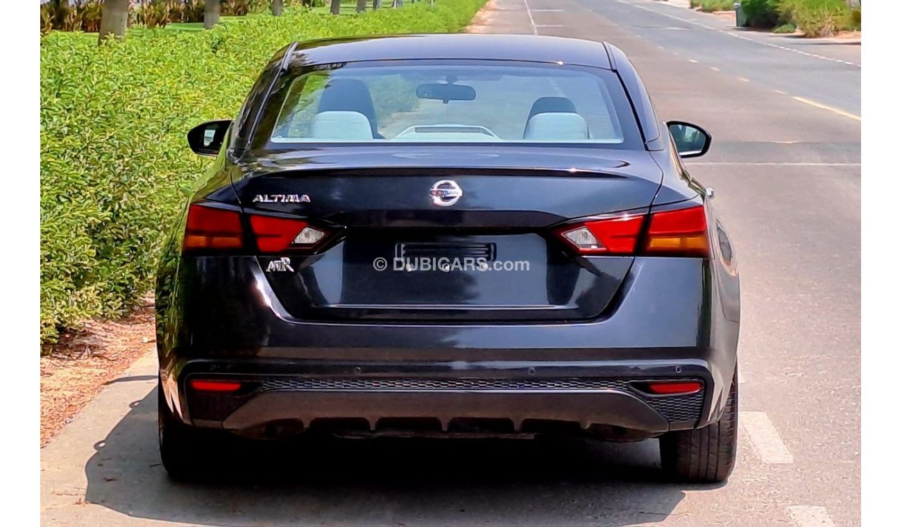 نيسان ألتيما SV