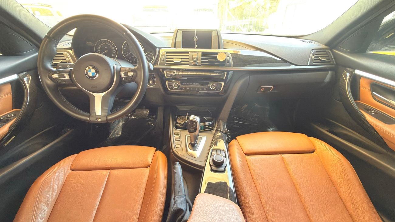 BMW 318i M SPORTS