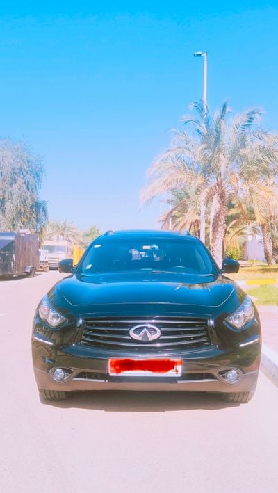 Infiniti QX70