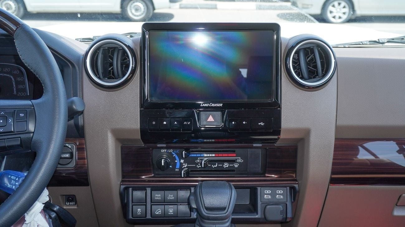 Toyota Land Cruiser 70 HT VXR LX 4.0L V6 A/T  Al Futtaim