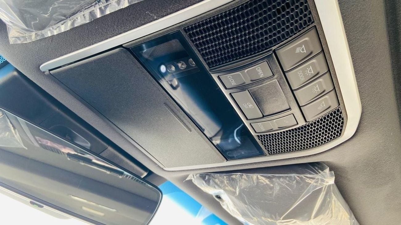 Toyota Land Cruiser 2024 Toyota Land Cruiser LC300 ZX 3.5L V6 Twin Turbo Petrol A/T 4WD with Radar Only For Export