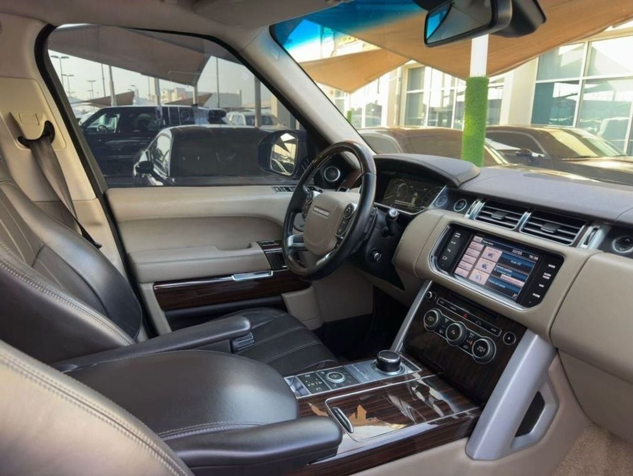 لاند روفر رينج روفر RANGE ROVER VOGUE SUPERCHARGED 2013 GCC FECE LEFT 2025  PERFECT CONDITION