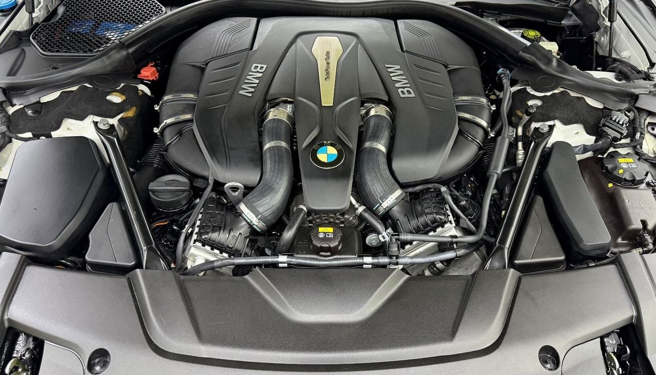 BMW 750Li xDrive 4.4L (530 HP)