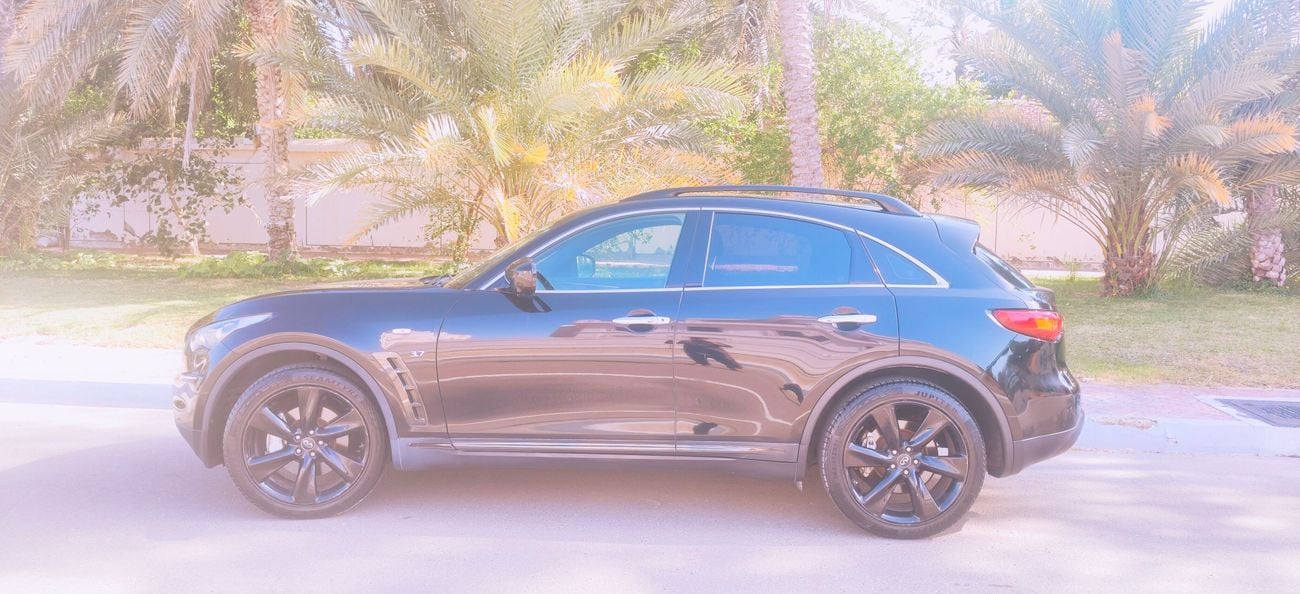 Infiniti QX70