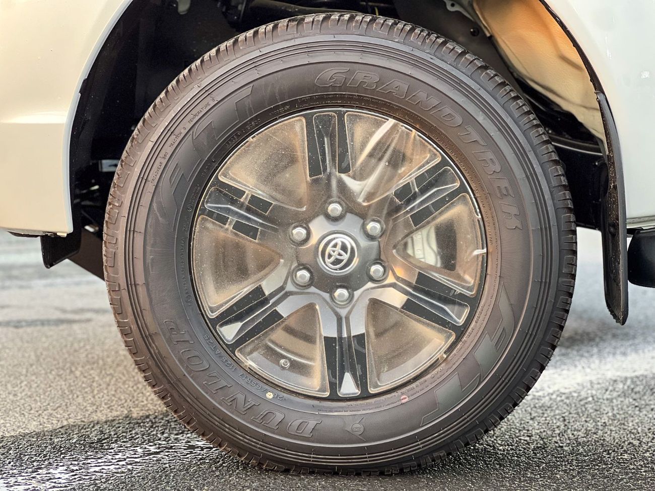تويوتا هيلوكس EXPORT ONLY - TOYOTA HILUX VX 4.0L (w/ AIR COMPRESSOR)