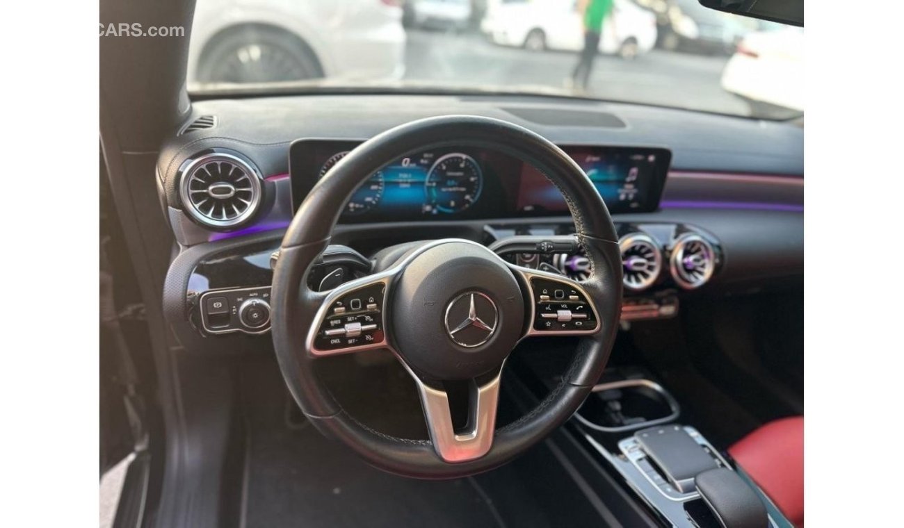 مرسيدس بنز CLA 250 بريميوم