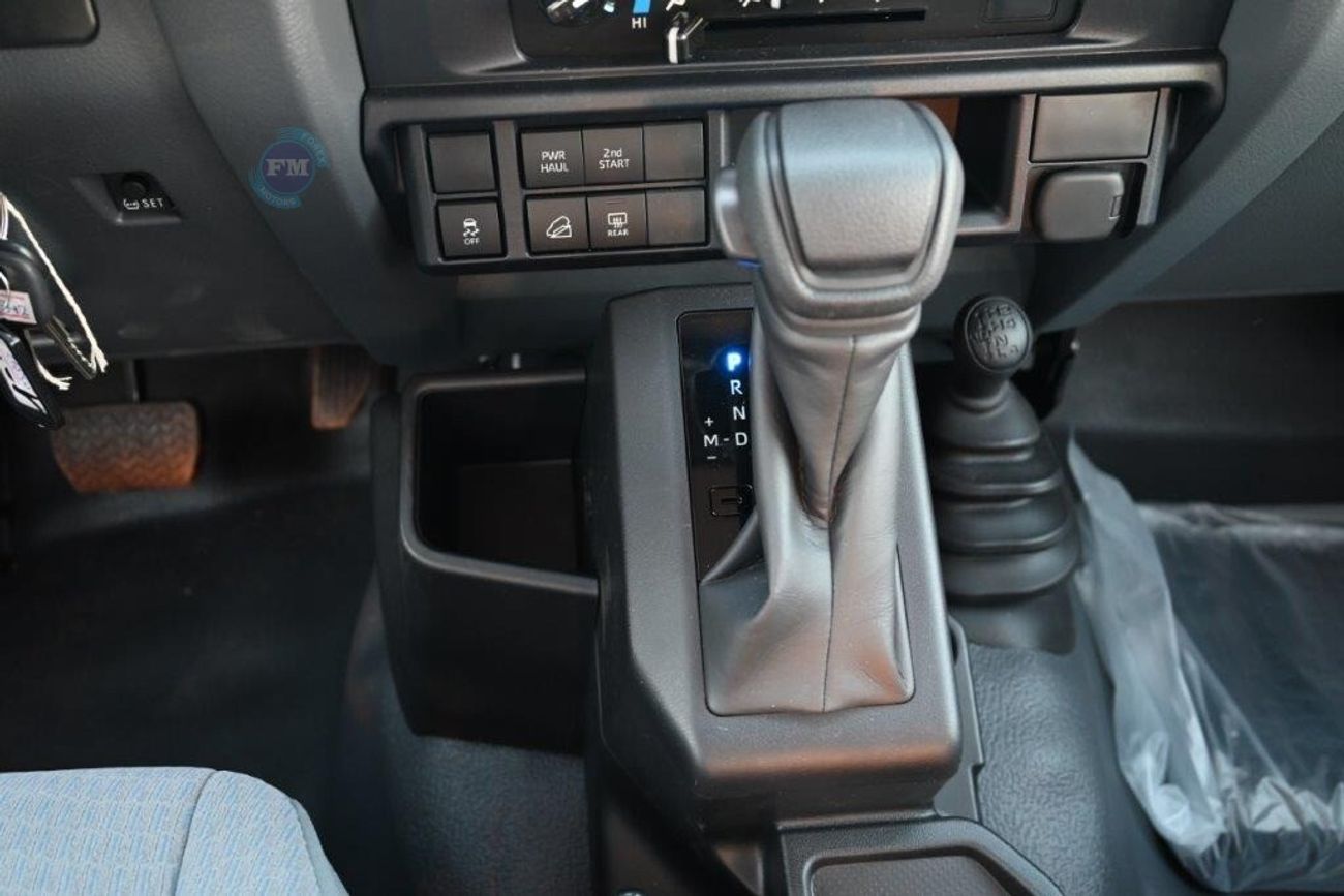 تويوتا لاند كروزر 70 78 4.0L Petrol Automatic