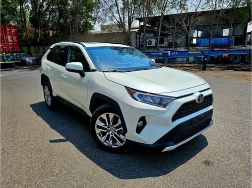 Toyota RAV4 XLE Full options premium