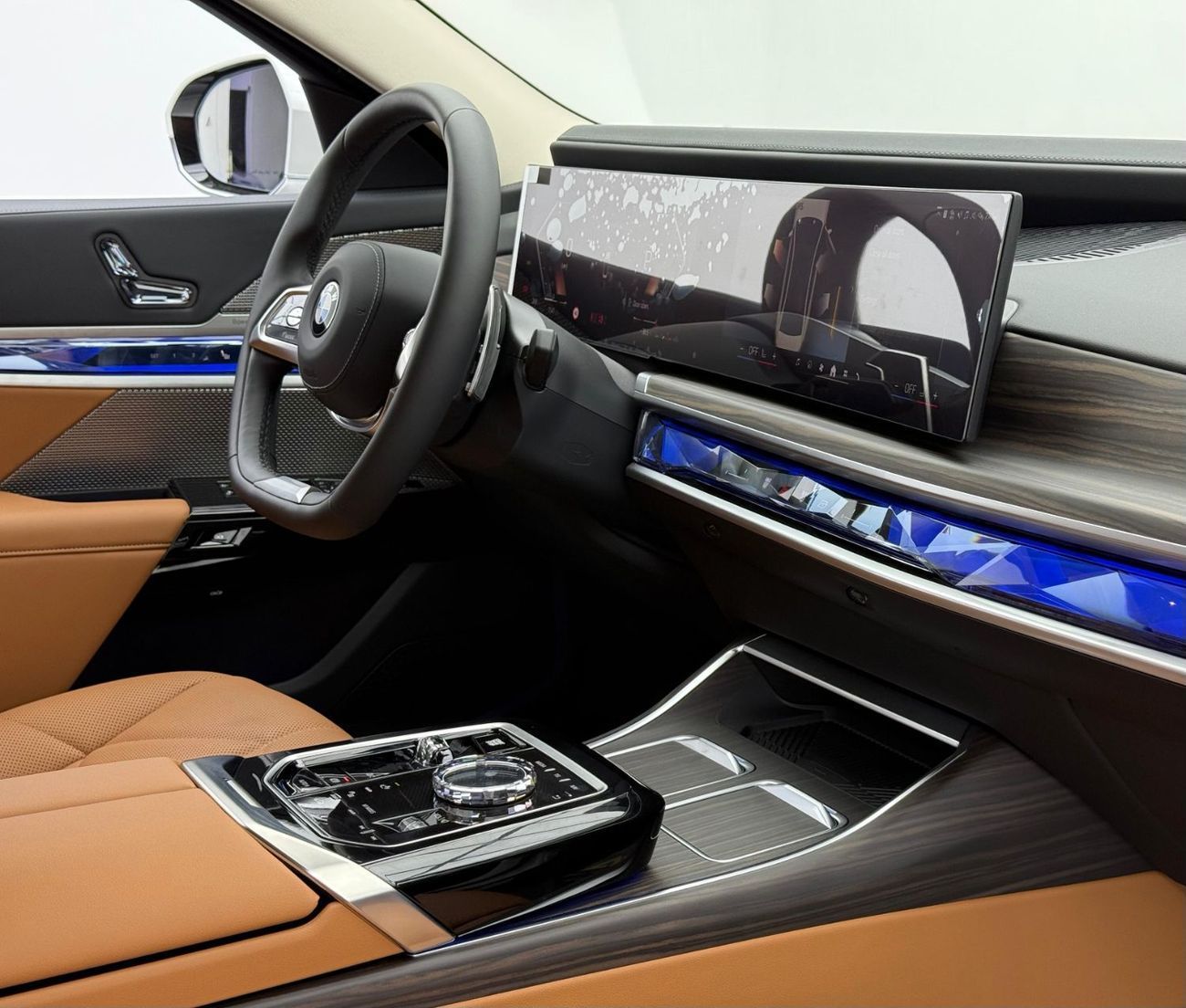 بي أم دبليو 735i *Brand New* 2025 BMW 735i Exclusive Pure, 2030 BMW Warranty + Service Pack, Delivery Kms, GCC