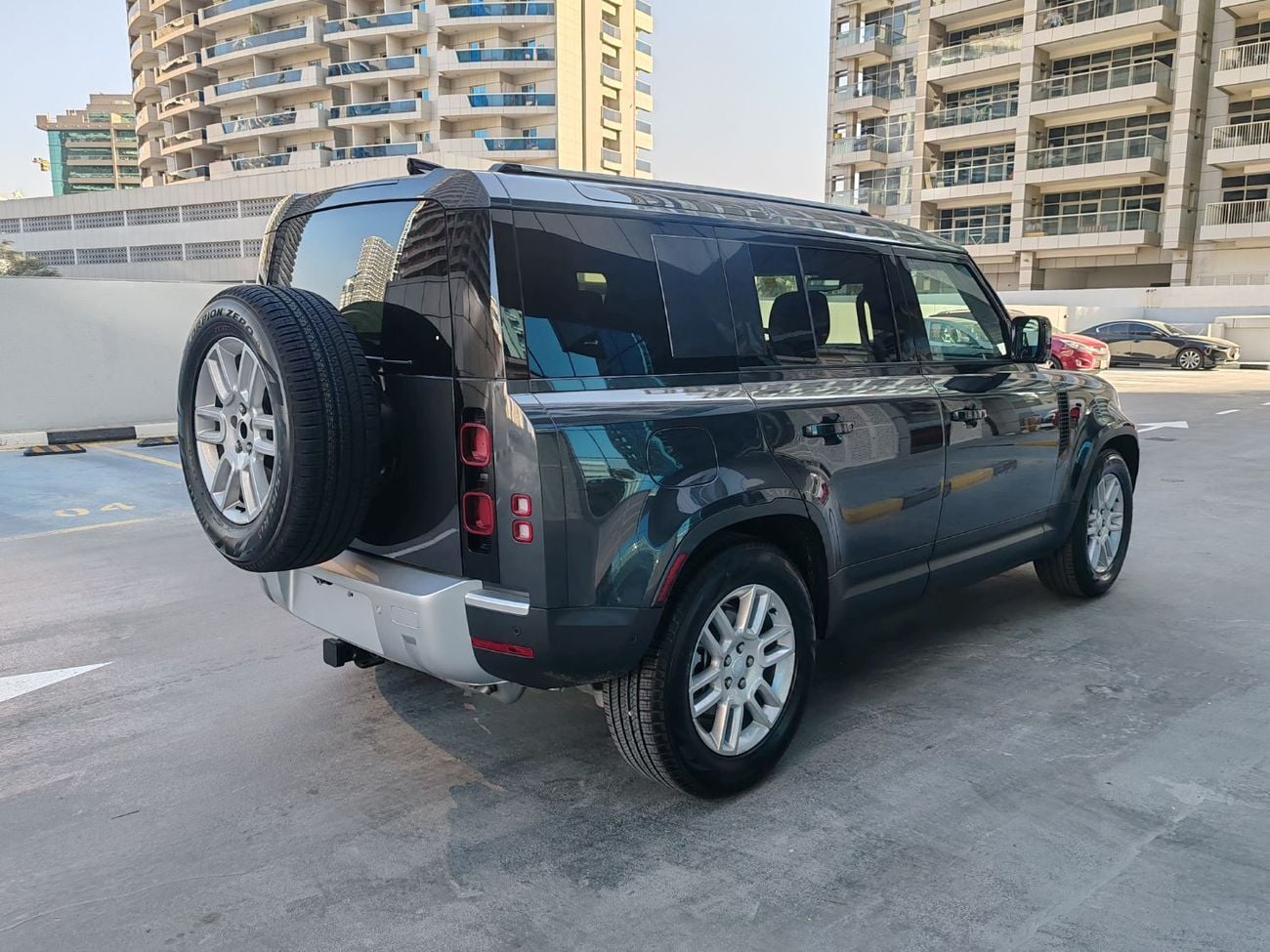 لاند روفر ديفندر P400 110 SE 3.0L (5 Seater)