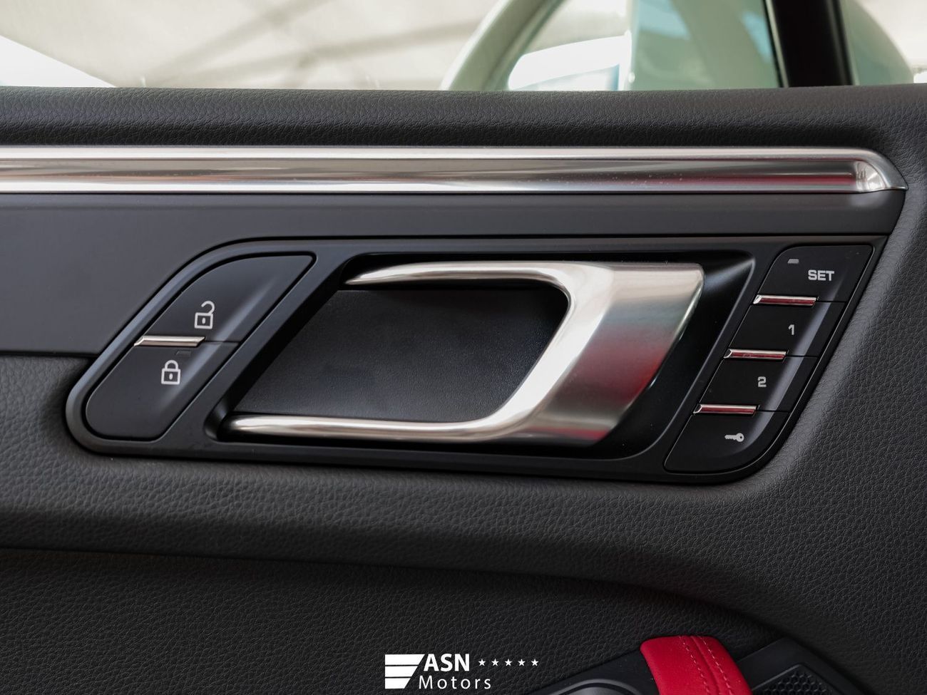 بورش ماكان Pursuing Dreams Edition 2025 2.0 Turbo (Export Price)