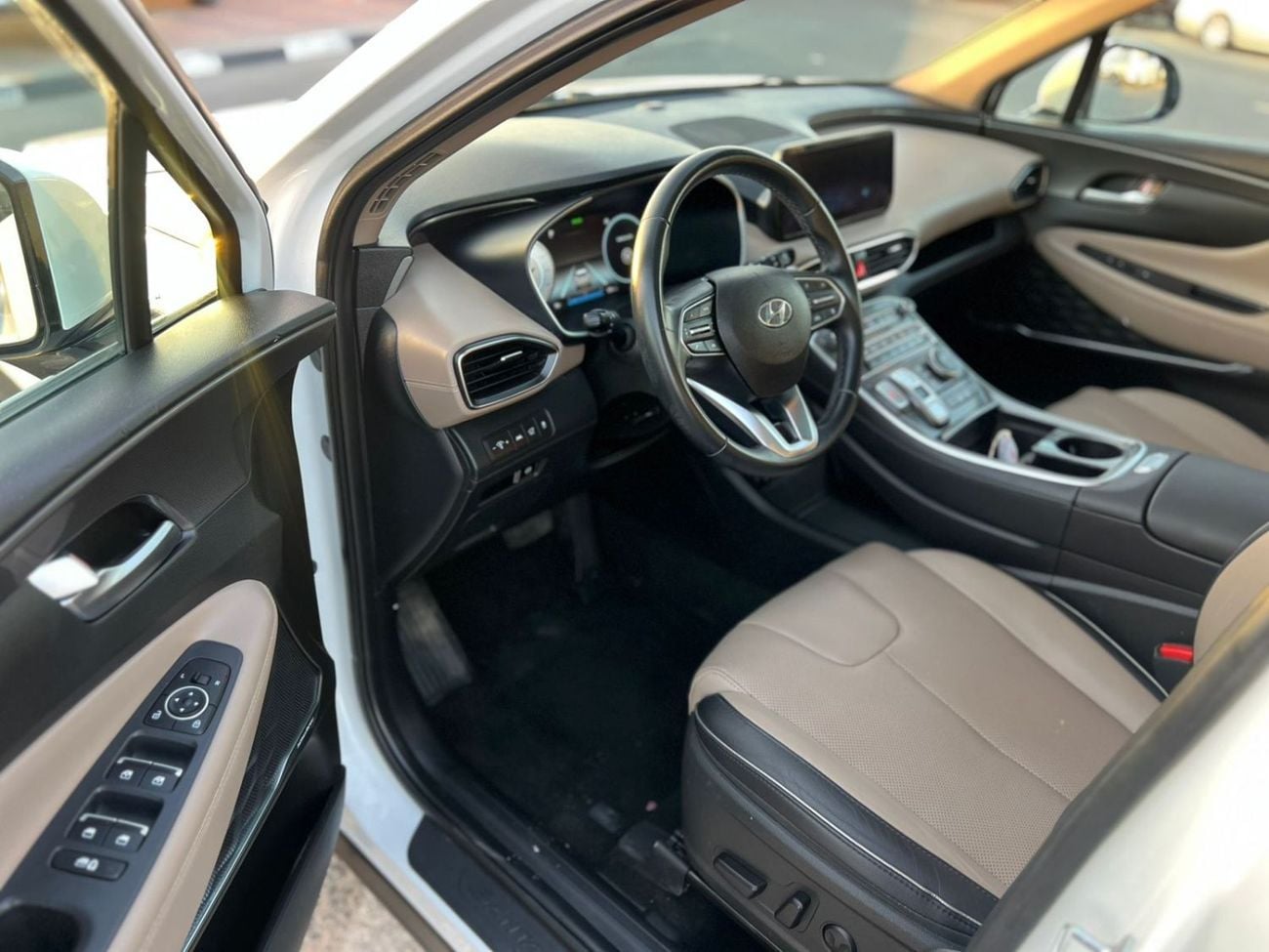 Hyundai Santa Fe SMART 2022 Hyundai Santa Fe Full Option 2.5L V4 -Panoramic Sunroof - Leather Seat - Rear Camera