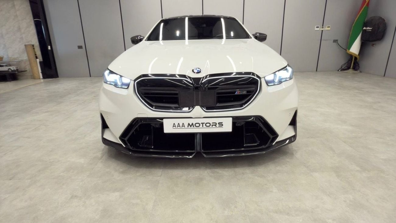 BMW M5 G90 - GCC Specs with dealer warranty and service