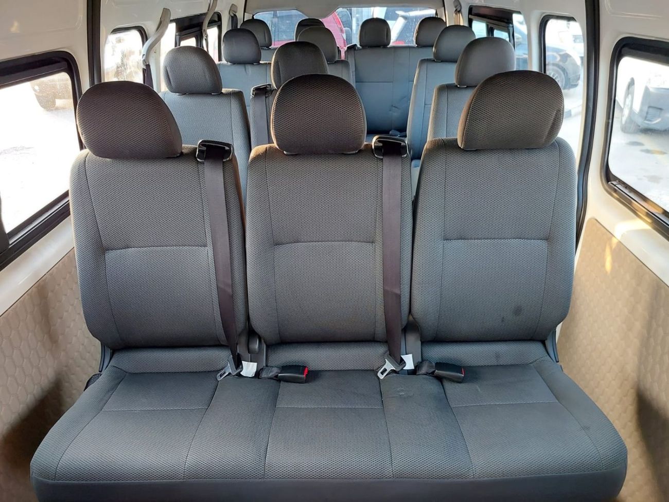 Toyota Hiace TOYOTA HIACE COMMUTER VAN RHD 2016 MODEL 3.0 L DIESEL MANUAL(PM18802)