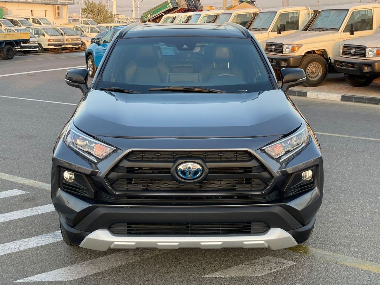 Toyota RAV4 XLE HYBRID  4X4
