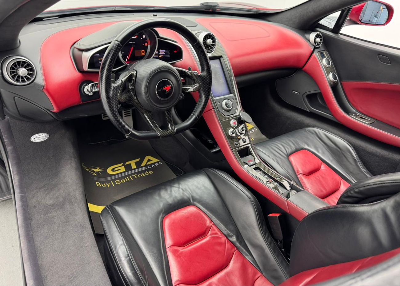مكلارين MP4-12C 2012 McLaren MP4-12C, McLaren Service History, Excellent Condition, GCC