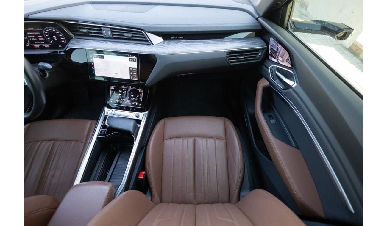 Audi etron 95 kWh Quattro Audi E-Tron 55Quattro S-line Sportback 2020 GCC under Agency Warranty with Flexible D