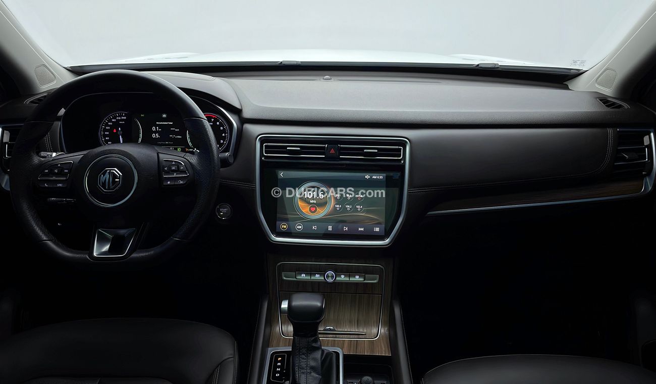 أم جي RX8 LUX 2000