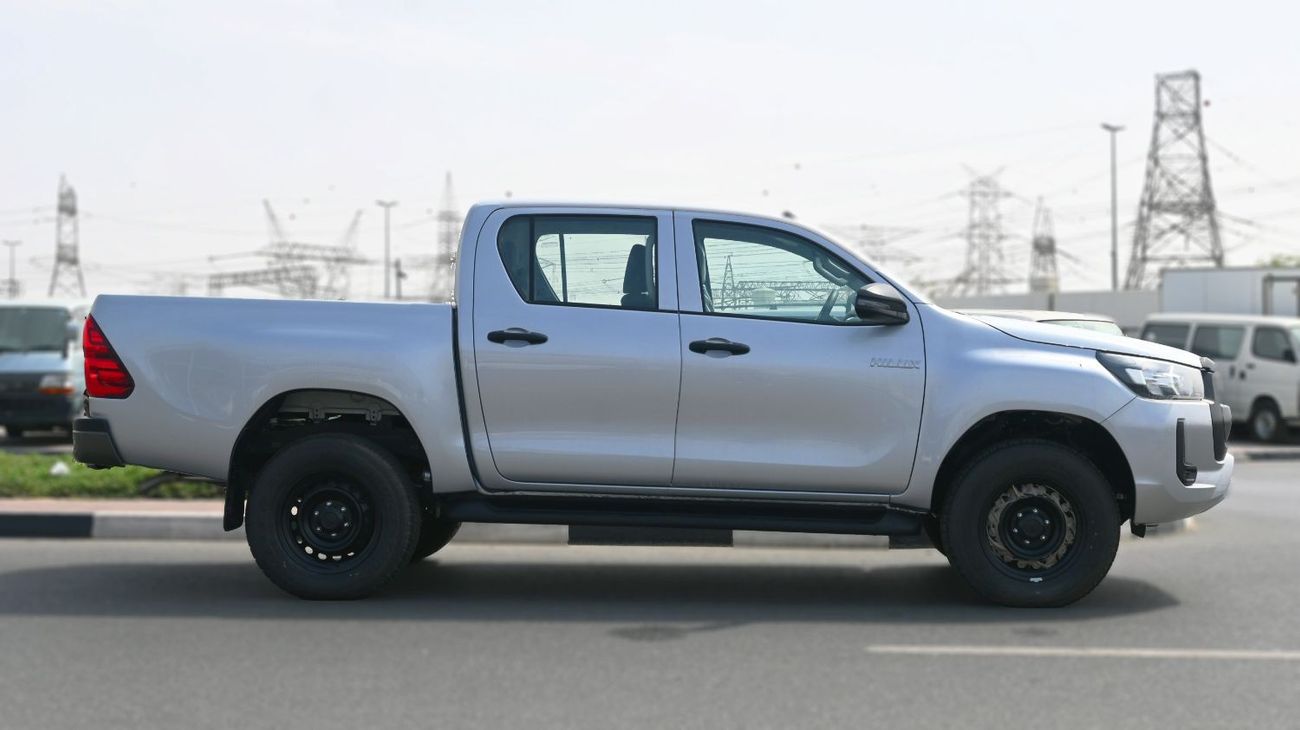 تويوتا هيلوكس Toyota Hilux 4x4  2024 2.4L Diesel Double Cab Transmission Manual Silver Outside Black inside
