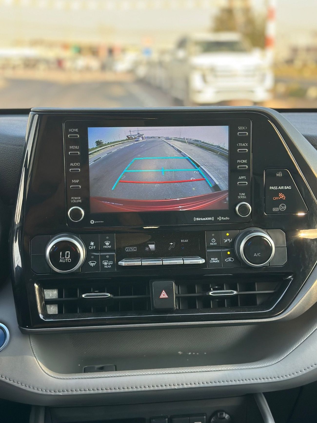 Toyota Highlander Hybrid 2.5 leather seats,push start