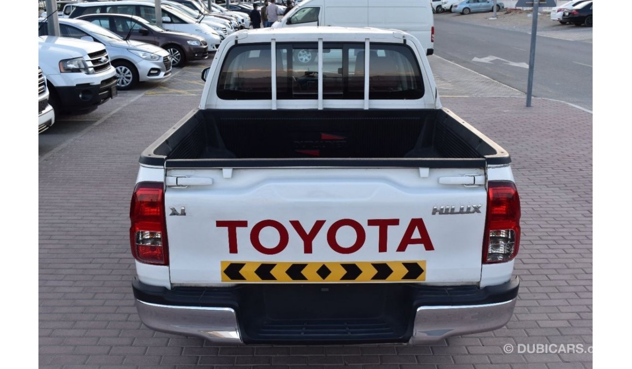 Toyota Hilux 2017 | TOYOTA HILUX | DOUBLE CAB XL | 4X2 2.7L 5-SEATER | GCC | VERY WELL-MAINTAINED | SPECTACULAR C