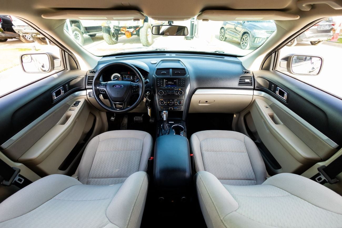 Ford Explorer Std 3.5L 4WD