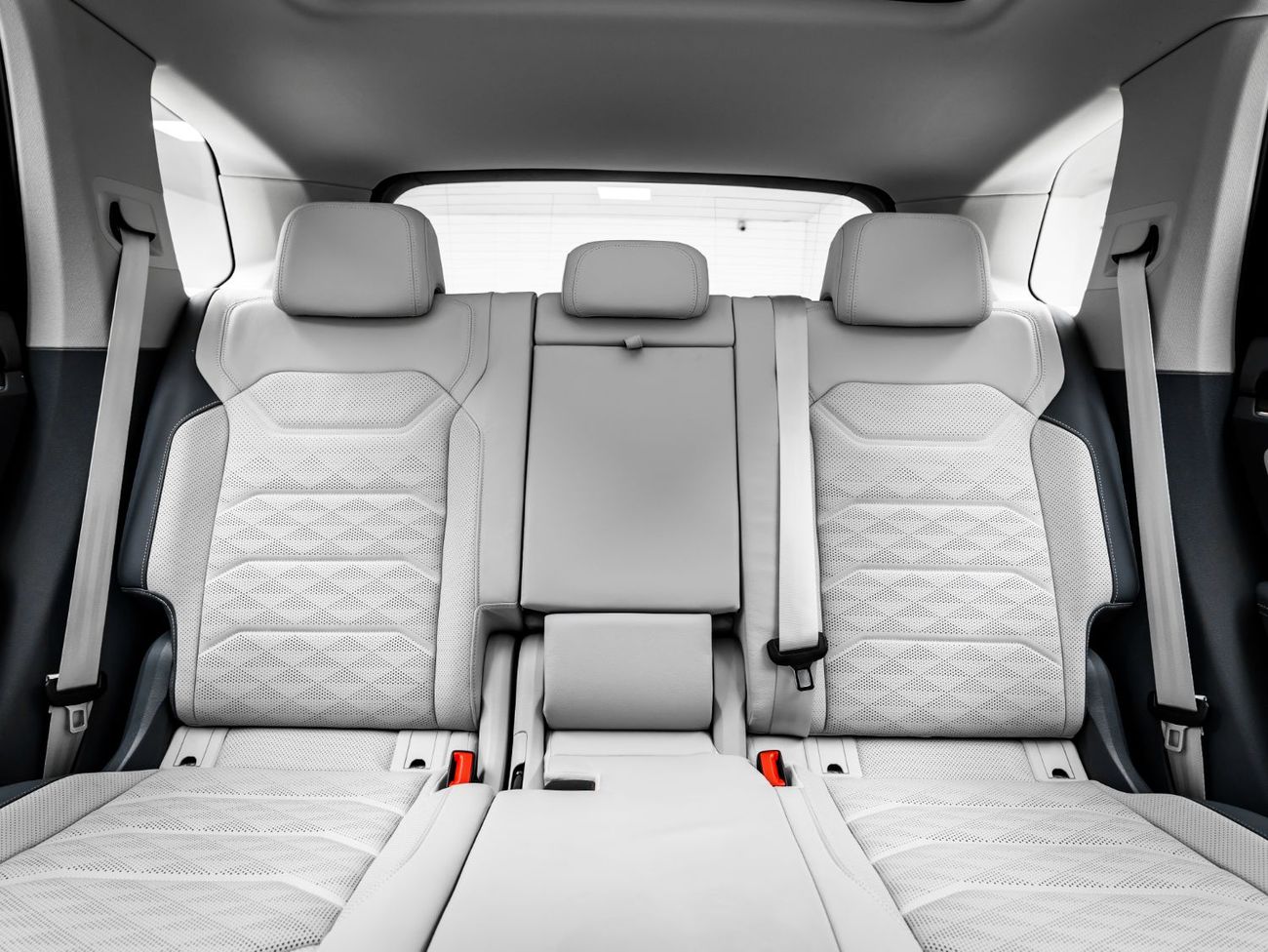 Volkswagen Touareg Comfortline 3.0L 2024 Volkswagen Touareg Comfortline, 2027 Volkswagen Warranty + Service Contract, L