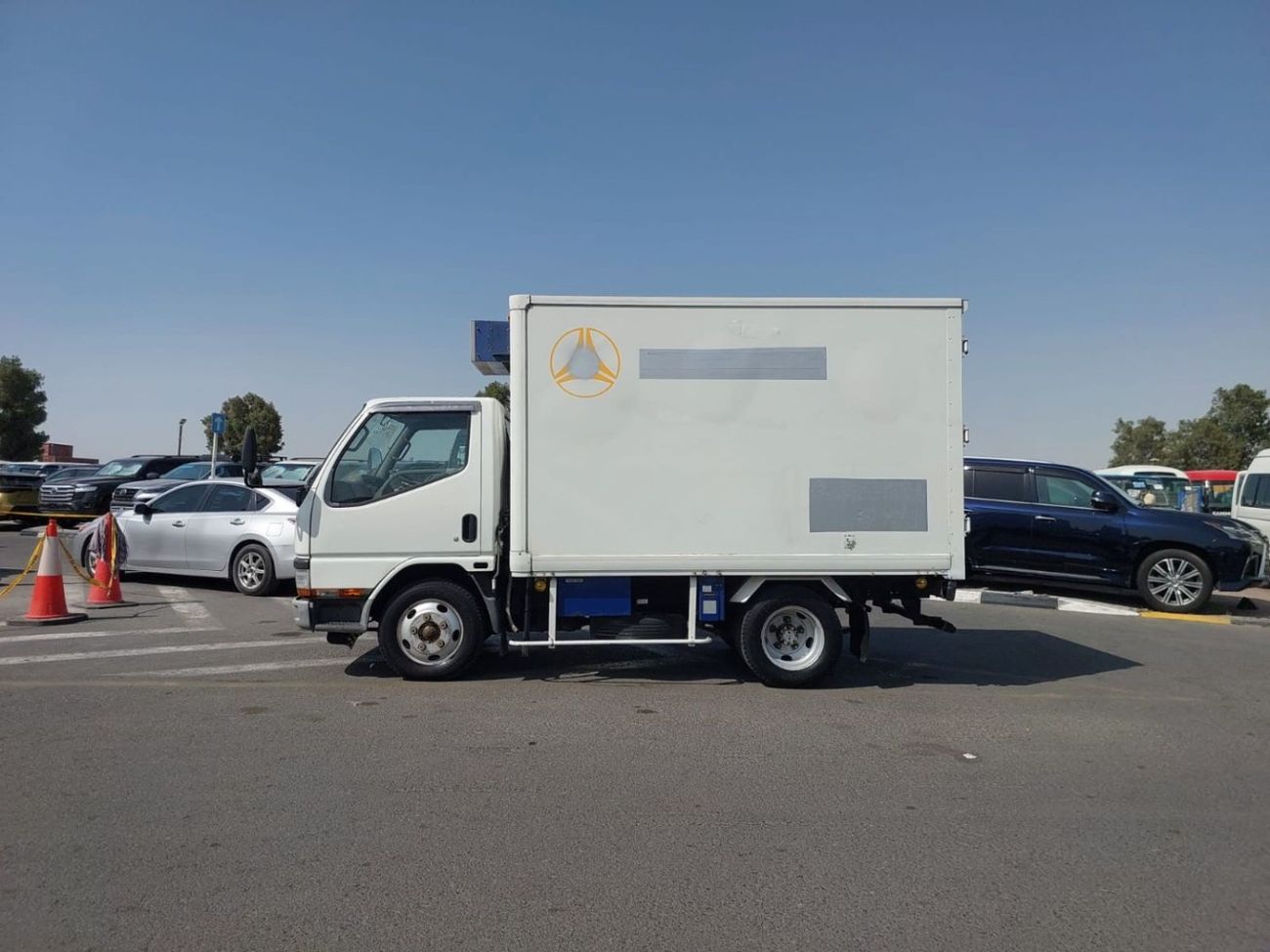 Mitsubishi Fuso Canter MITSUBISHI CANTER FREEZER TRUCK RHD 1997 MODEL 4.5 L DIESEL MANUAL(PM30771)