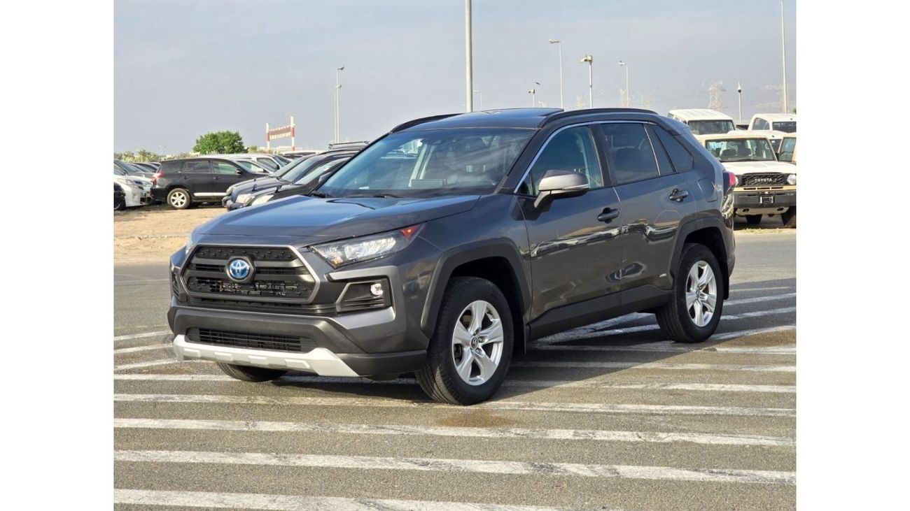 Toyota RAV4 *Offer* 2020 Toyota RAV4 XLE 4x4 AWD Hybrid Full option - UAE PASS 5% VAT Applicable for UAE Registr