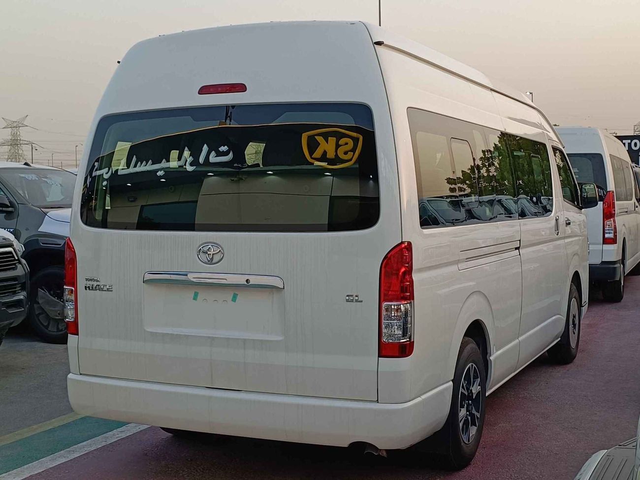 Toyota Hiace GL DIESEL / M/T / 15 STR /  ALLOY WHEEL (CODE # 67899)