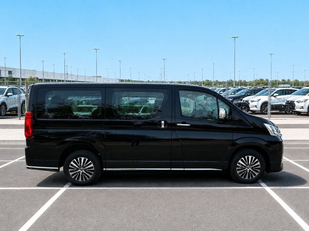 تويوتا جرافينا Premium - 3.5L Petrol Auto - 6 Seats - Black Interior - 2026 Model