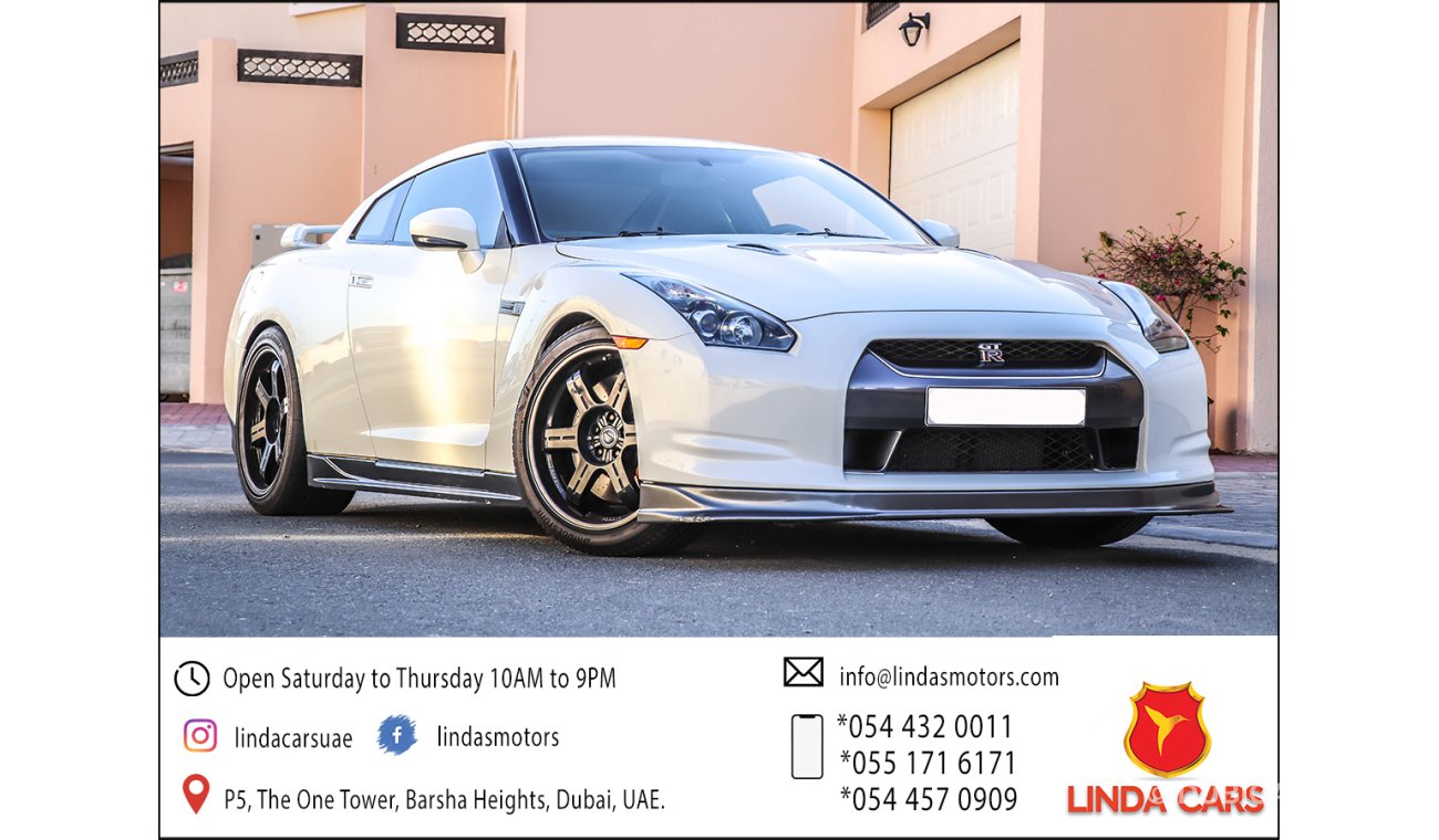 Nissan GT-R R35 2009 (American Specifications).