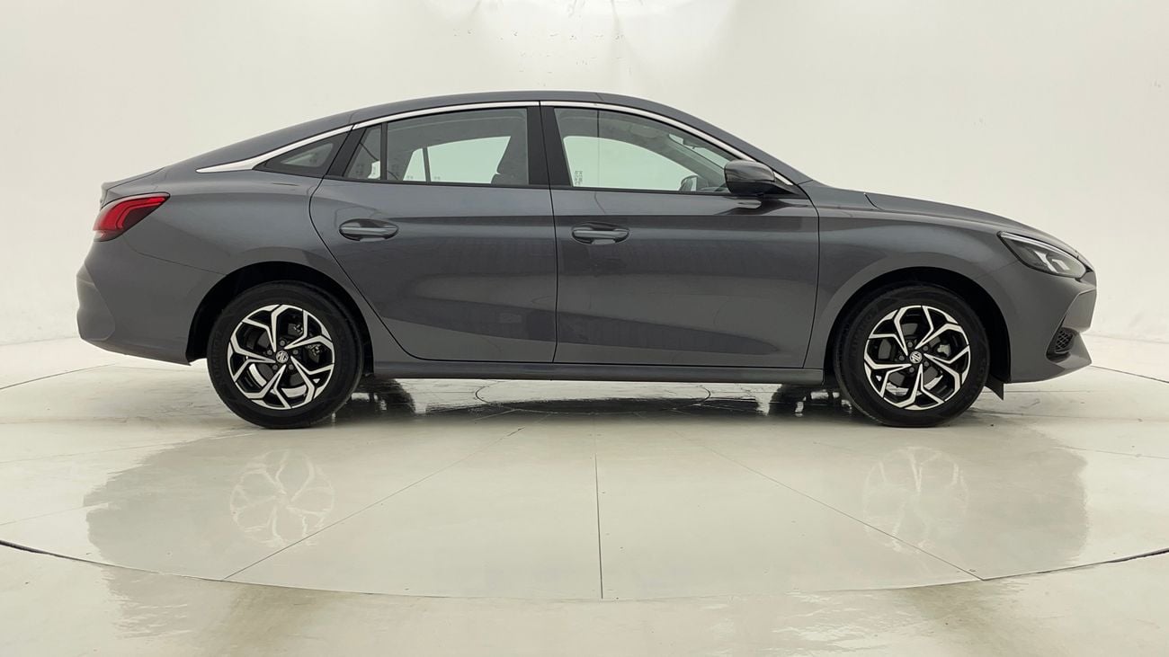 أم جي GT STD 1.5 | بدون دفعة مقدمة | اختبار قيادة مجاني للمنزل