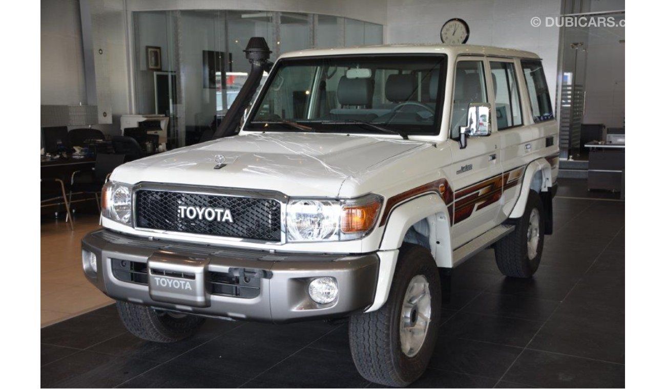 Toyota Land Cruiser hardtop 2016 V6 4.0