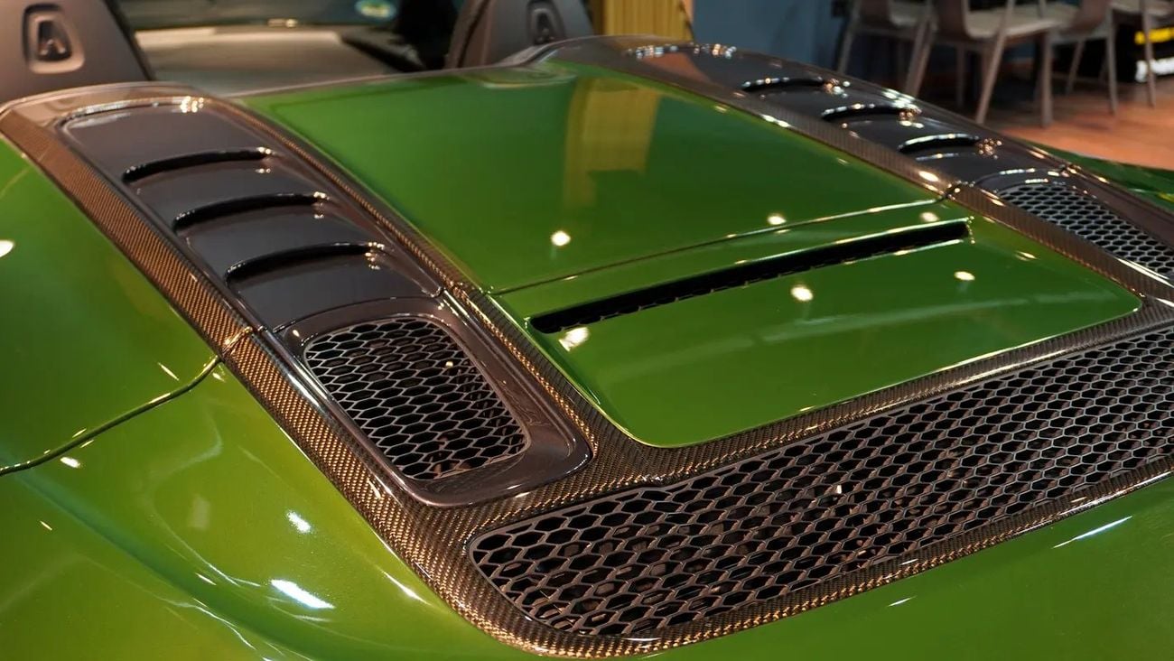 أودي R8 V10 Quatrro | Very Clean | Soft Top | Carbon fiber trim