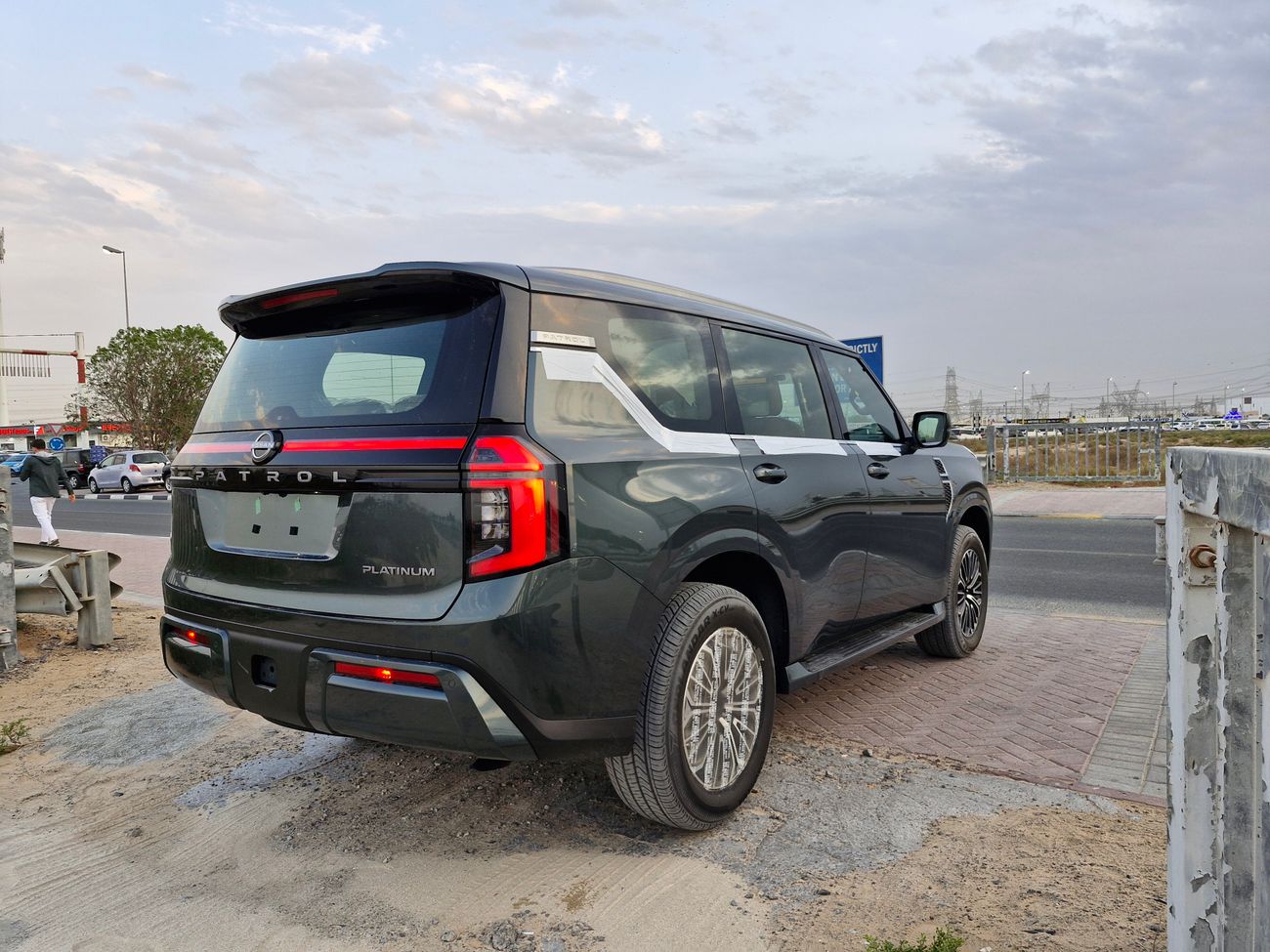 Nissan Patrol SE Platinum 2025 SUV 3.8L Brand New 0Km