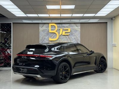 بورش تايكان 4S Cross Tourismo