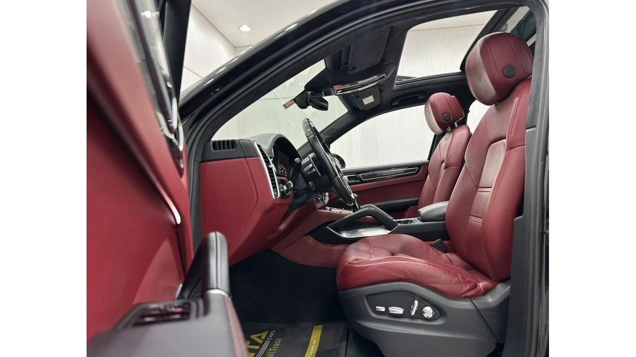 Porsche Cayenne 2019 Porsche Cayenne Turbo, October 2025 Porsche (Al Naboodah) Warranty, Full Service History, GCC
