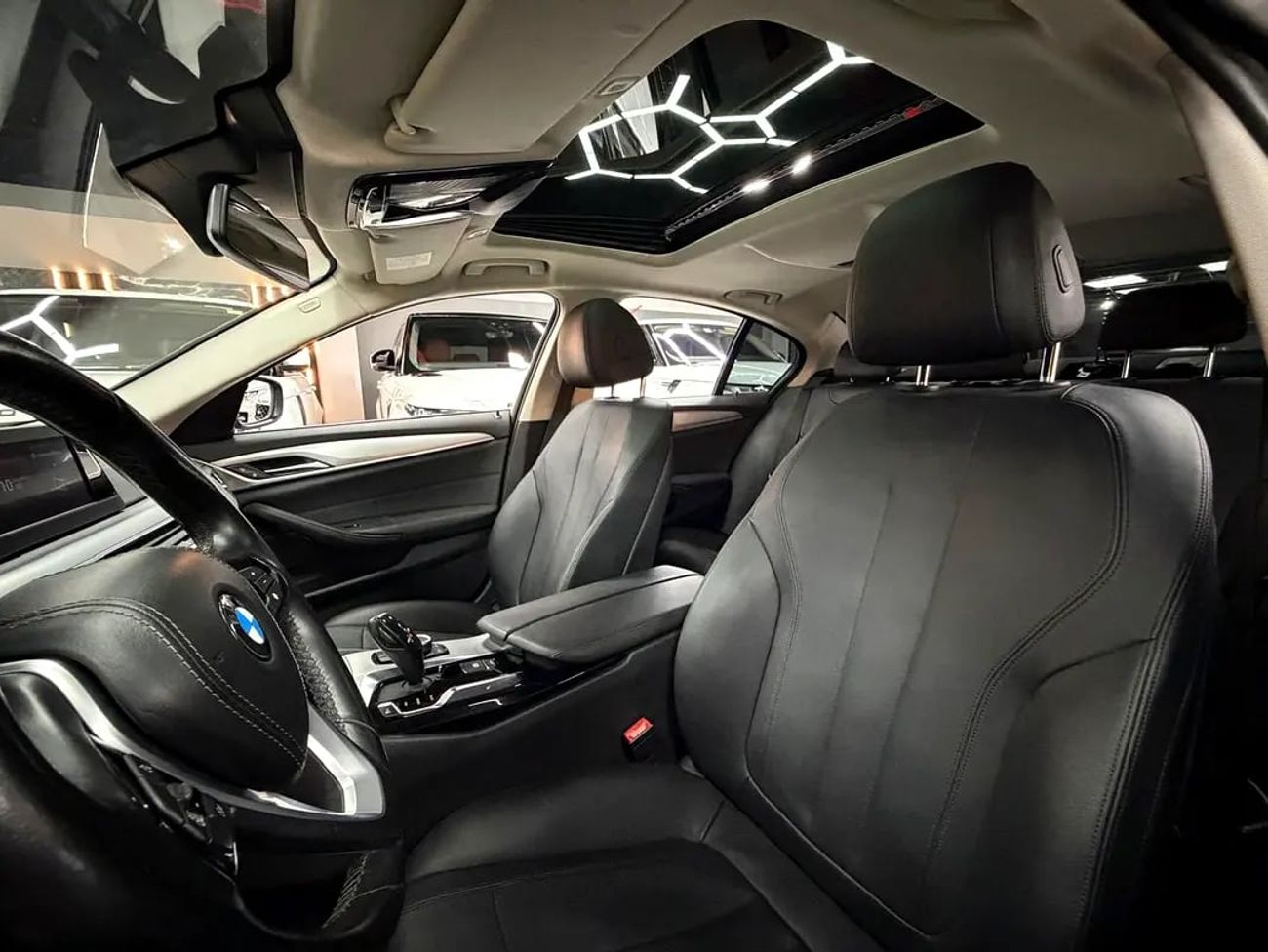 بي أم دبليو 520i Executive 1.6L