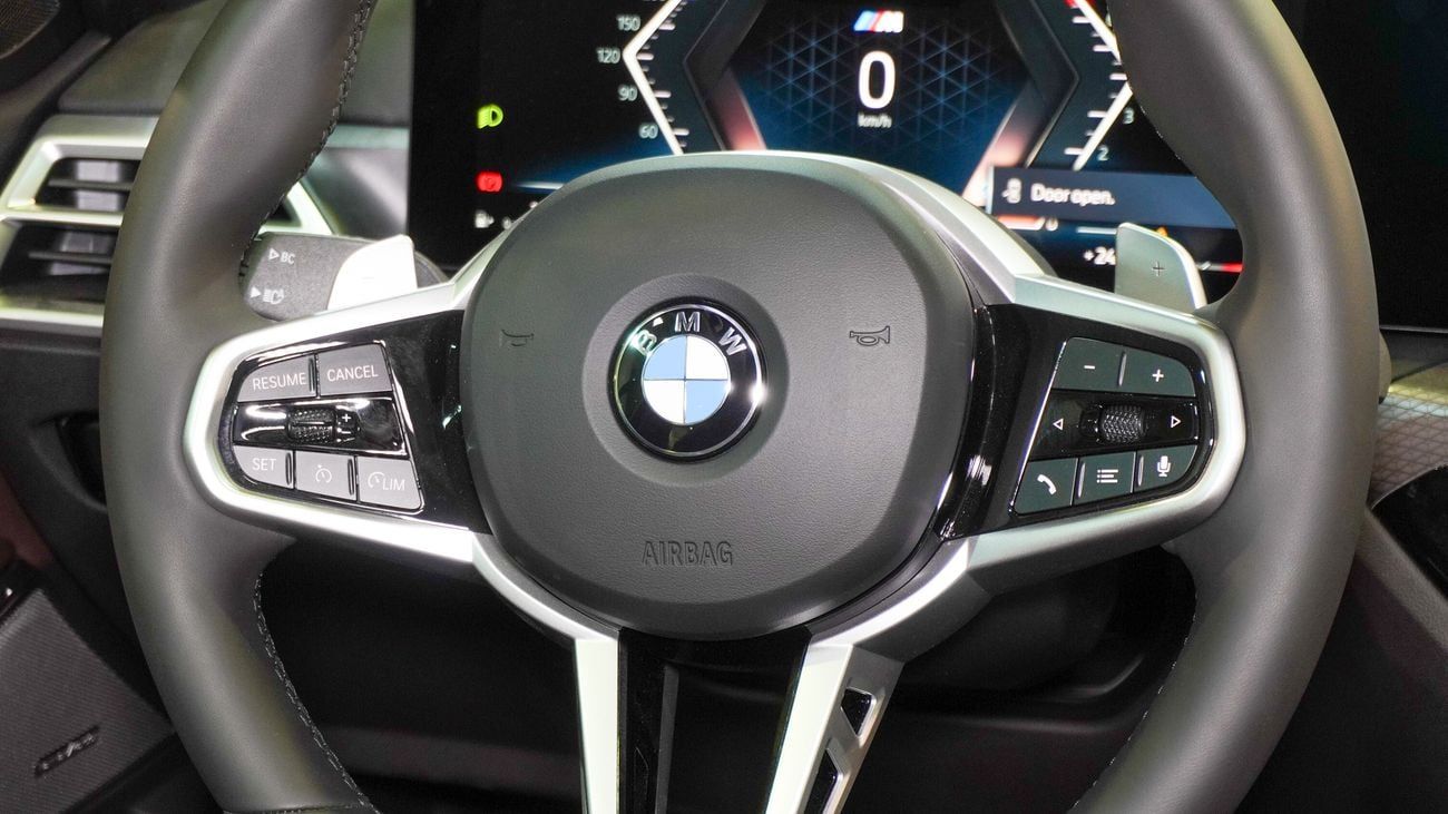 بي أم دبليو 330i M Kit