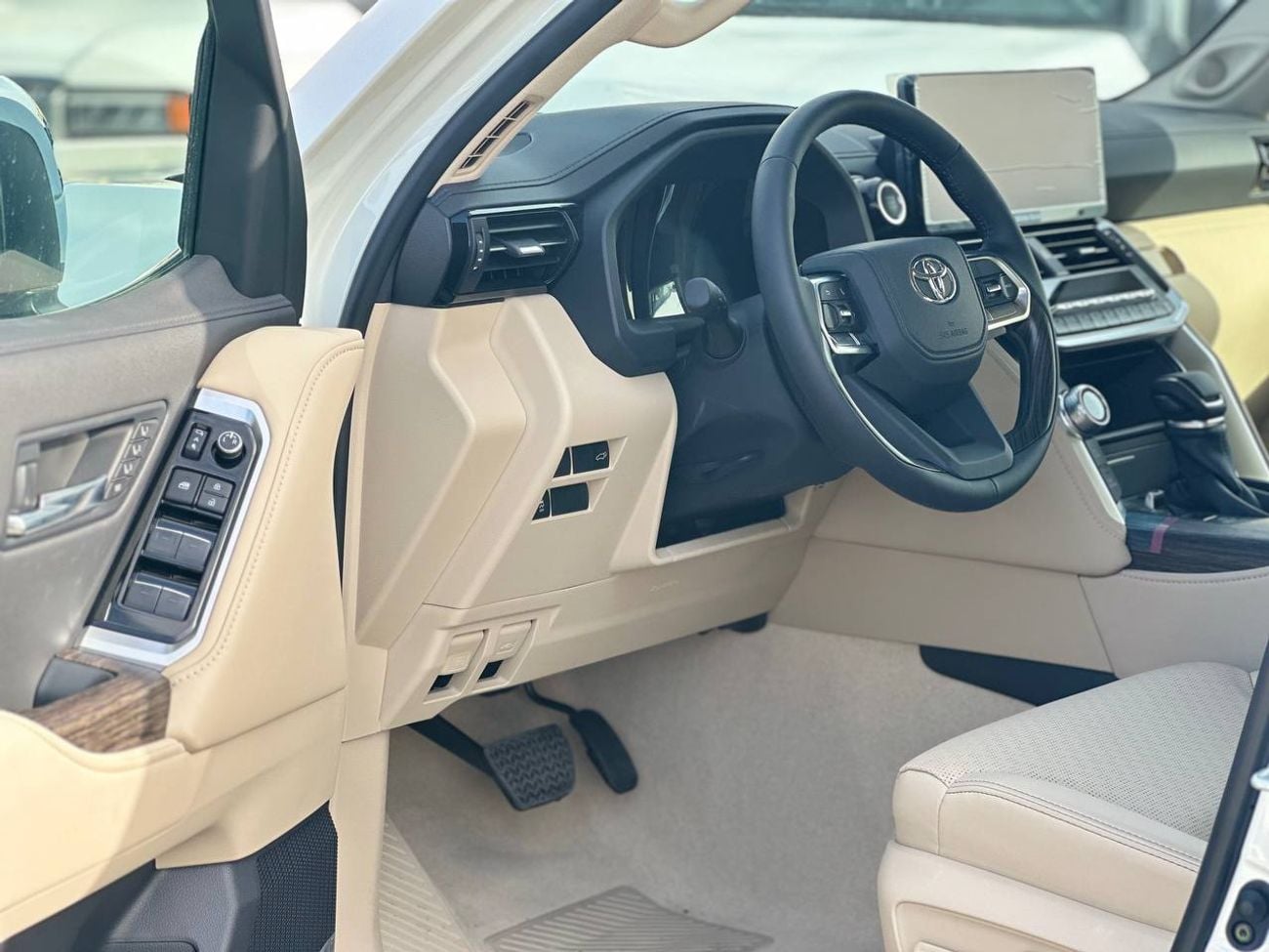 Toyota Land Cruiser VX 4.0L PTR A/T // 2026 // High Option With 360 Camera , Memory Seat , Cooling & Heater Seats // Spe