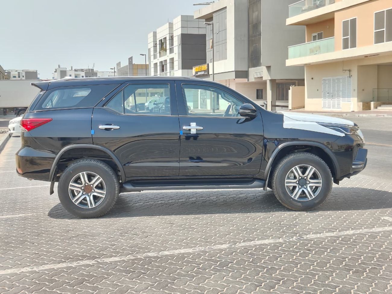 Toyota Fortuner 2025 Toyota Fortuner SR5 Mid-Option 7-Seater 2.7L 4-Cyl Petrol A/T 4x4 Only For Africa