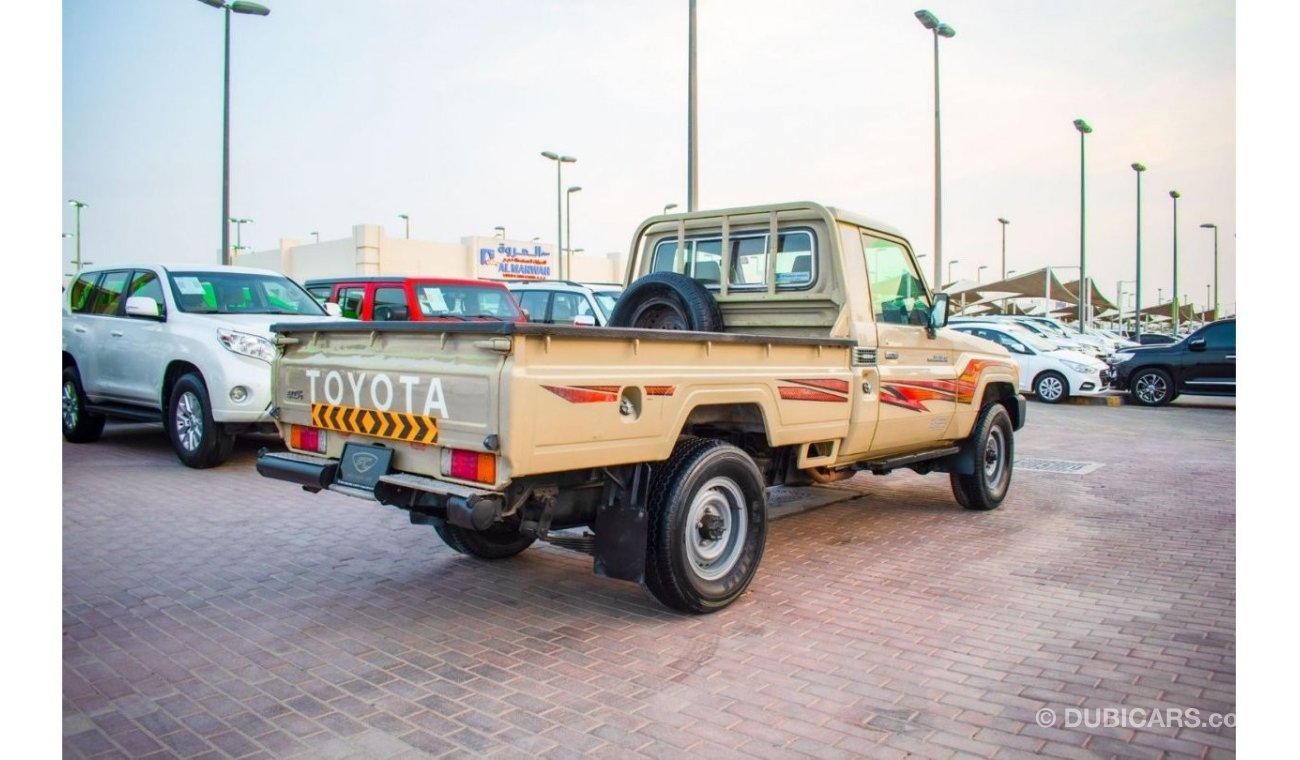 Toyota Land Cruiser Pick Up 2015 | TOYOTA LAND CRUISER | PICKUP SINGLE CABIN | 4WD 4.0L V6 | GCC | | SPECTACULAR CONDITION | FLE